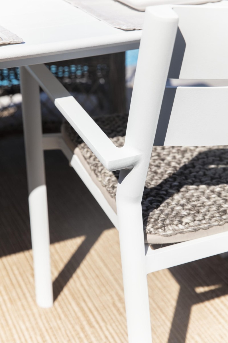 78176 Delia_Pegon_detail press_78176.jpg