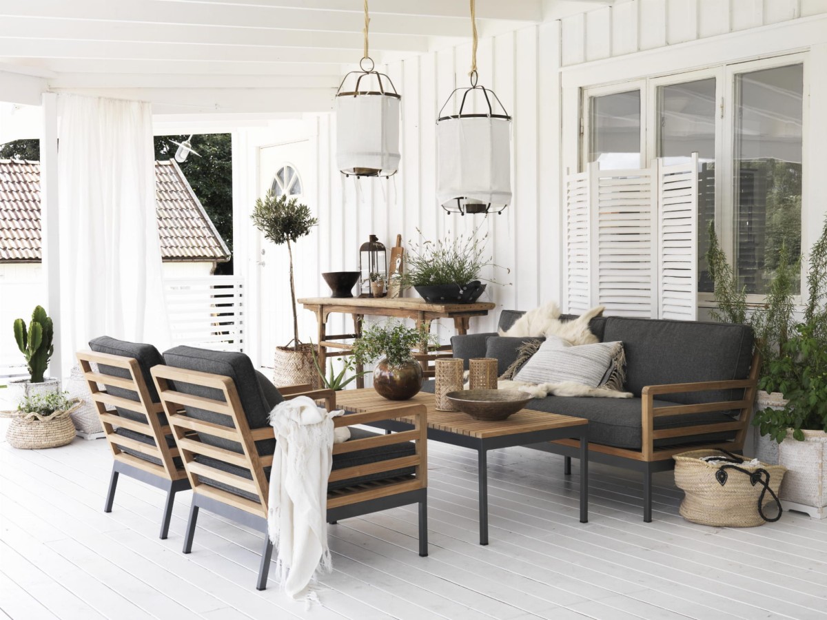 8591 Zalongo_lounge press_8591.jpg