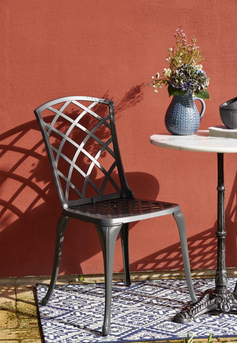 33556 Arras_Loire_cafe_detail press_33556.jpg