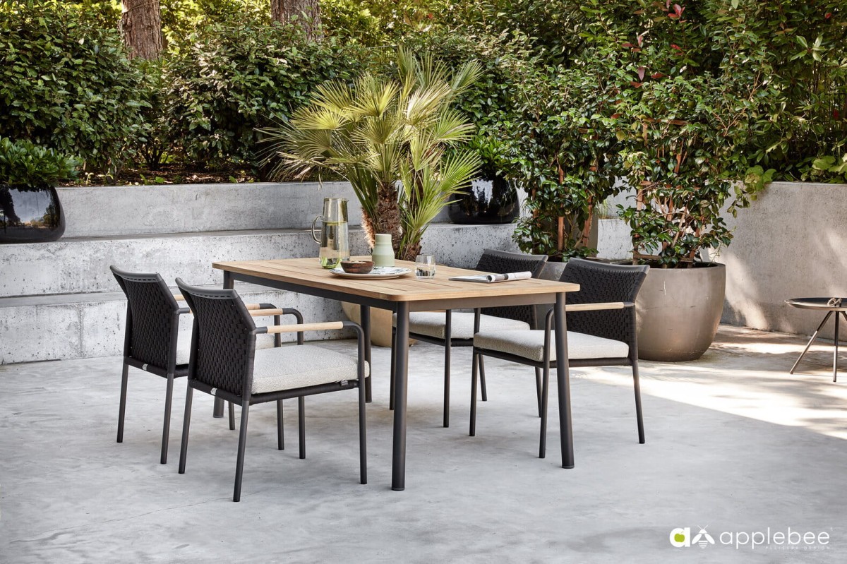 2021_Apple Bee_Elle Belt Dining_HRMW_001.jpg