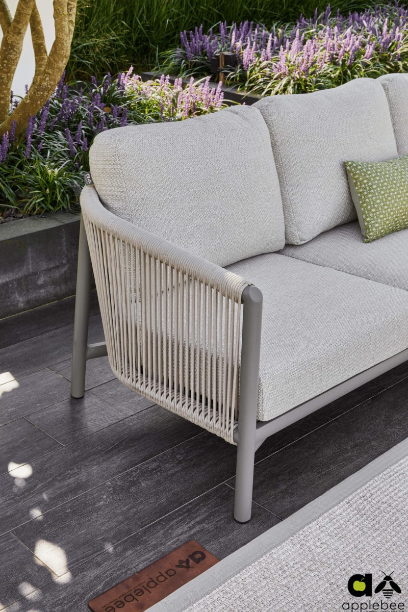 2024_Apple_Bee_Bora Bora_Lounge_Amb_LR-7.jpg