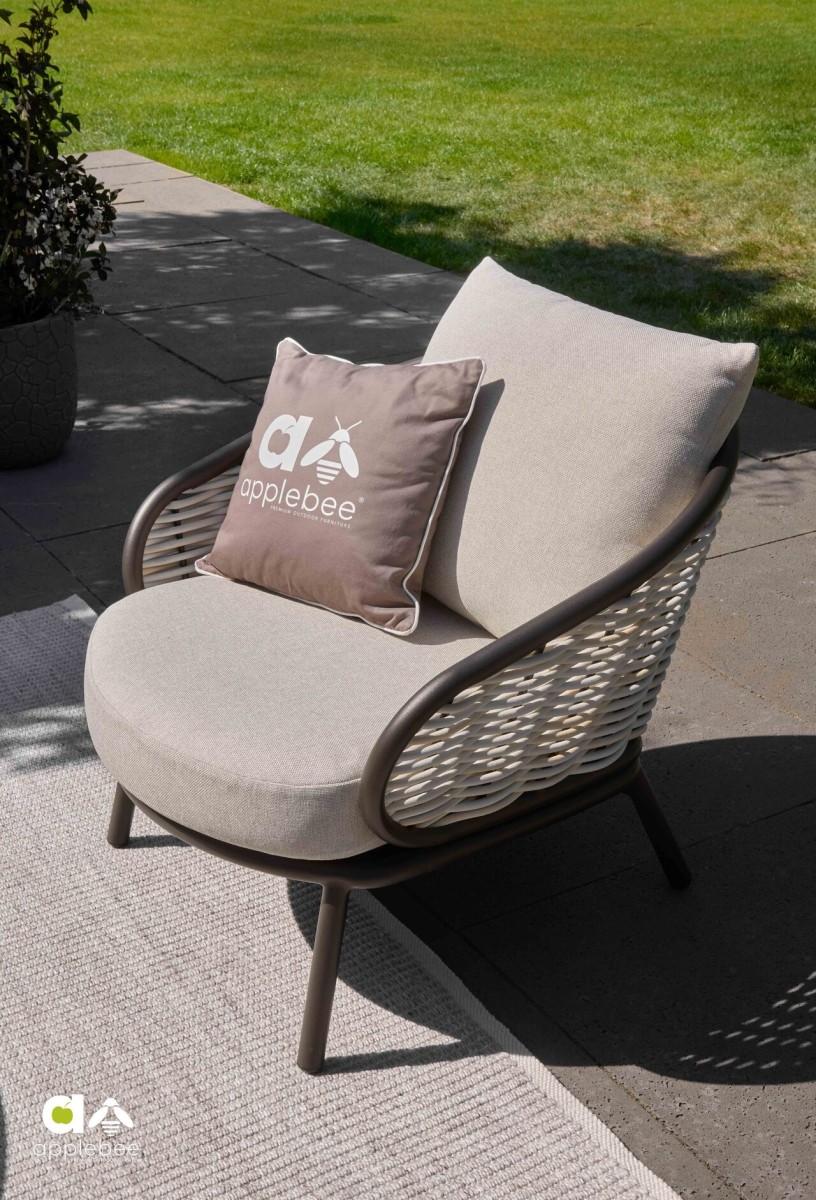 2026_Apple_Bee_Pine Key_Bronze_Amb_LRML-05.jpg