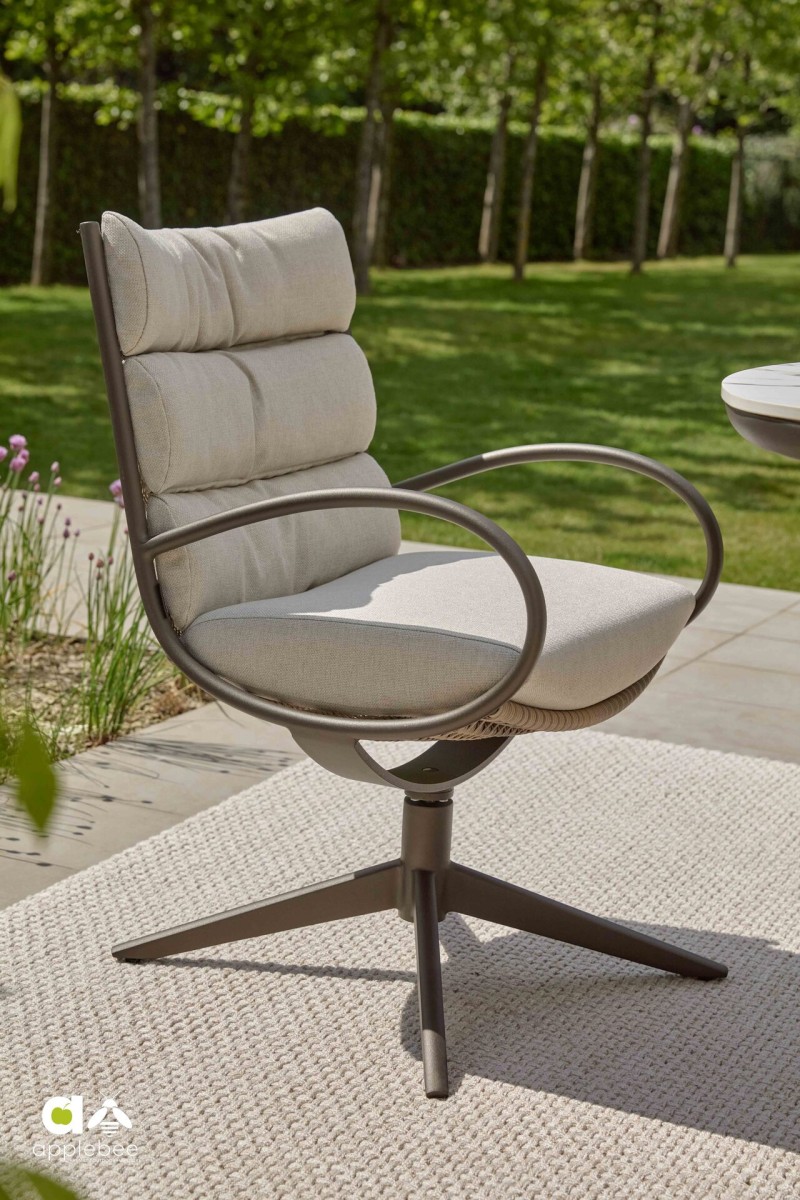 2026_Apple_Bee_Camp Bay_Bronze_Amb_LRML-05.jpg