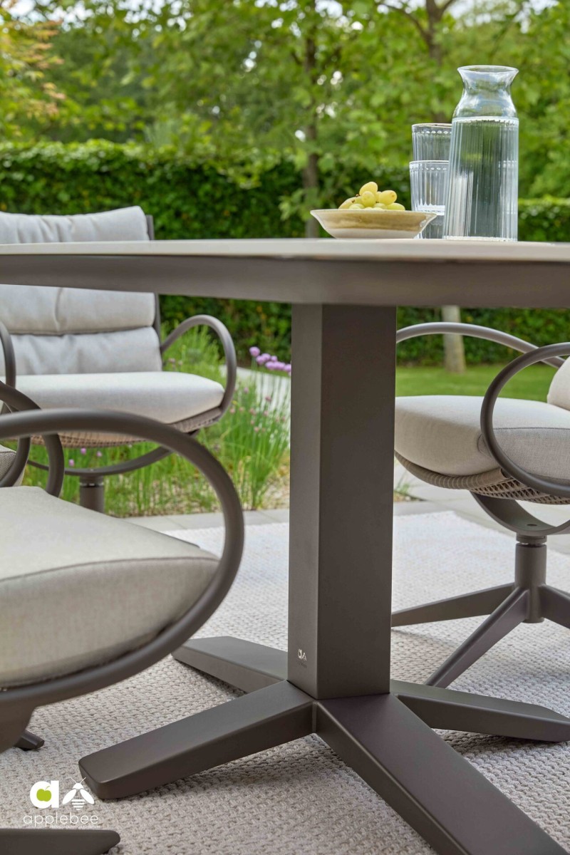 2026_Apple_Bee_Camp Bay_Bronze_Amb_LRML-07.jpg