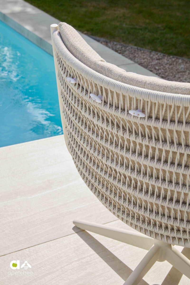 2026_Apple_Bee_Camp Bay_Oyster_Amb_LRML_-01.jpg