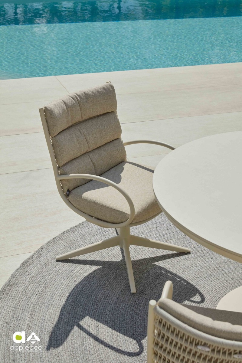 2026_Apple_Bee_Camp Bay_Oyster_Amb_LRML_-11.jpg