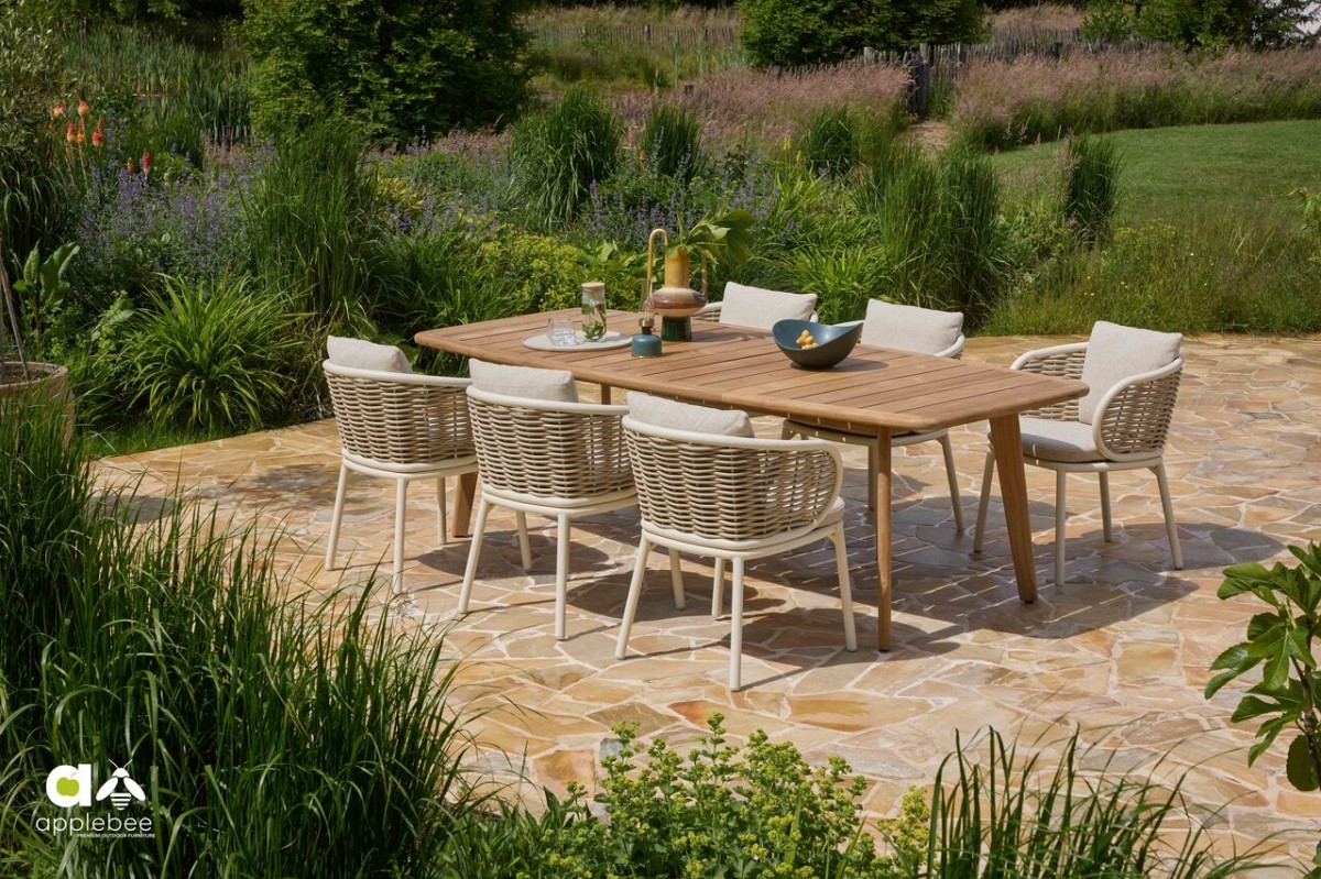 2026_Apple_Bee_Pine Key_Dining_Oyster_Amb_LRML-14.jpg