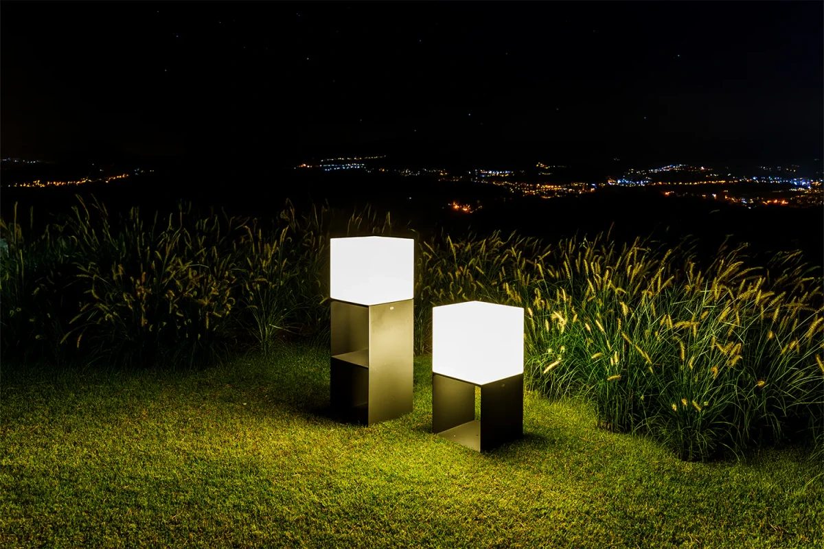 SIR-LAV-LMP-BIG_Tuinlamp-Sirius-lava-33x33x99_5-hoog_S1.webp