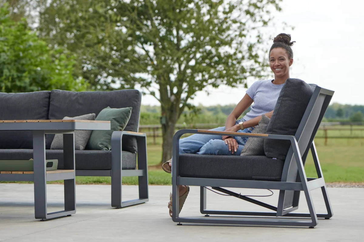 LIFESTYLE_MON-CORNER-LOUNGE-SET-LAV-BCO_D_08.webp