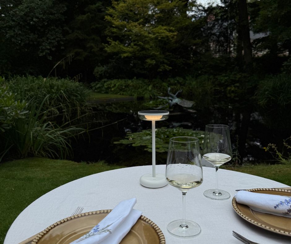 Solar Table light Bobbie White-940x788-c.jpg
