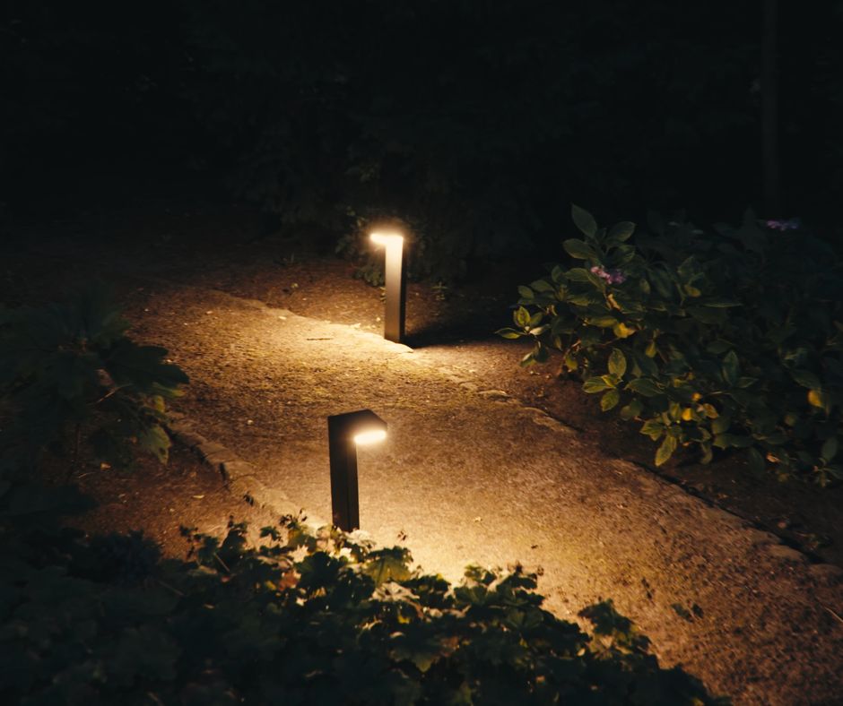 Solar Spike Light BRAM-940x788-c (1).jpg