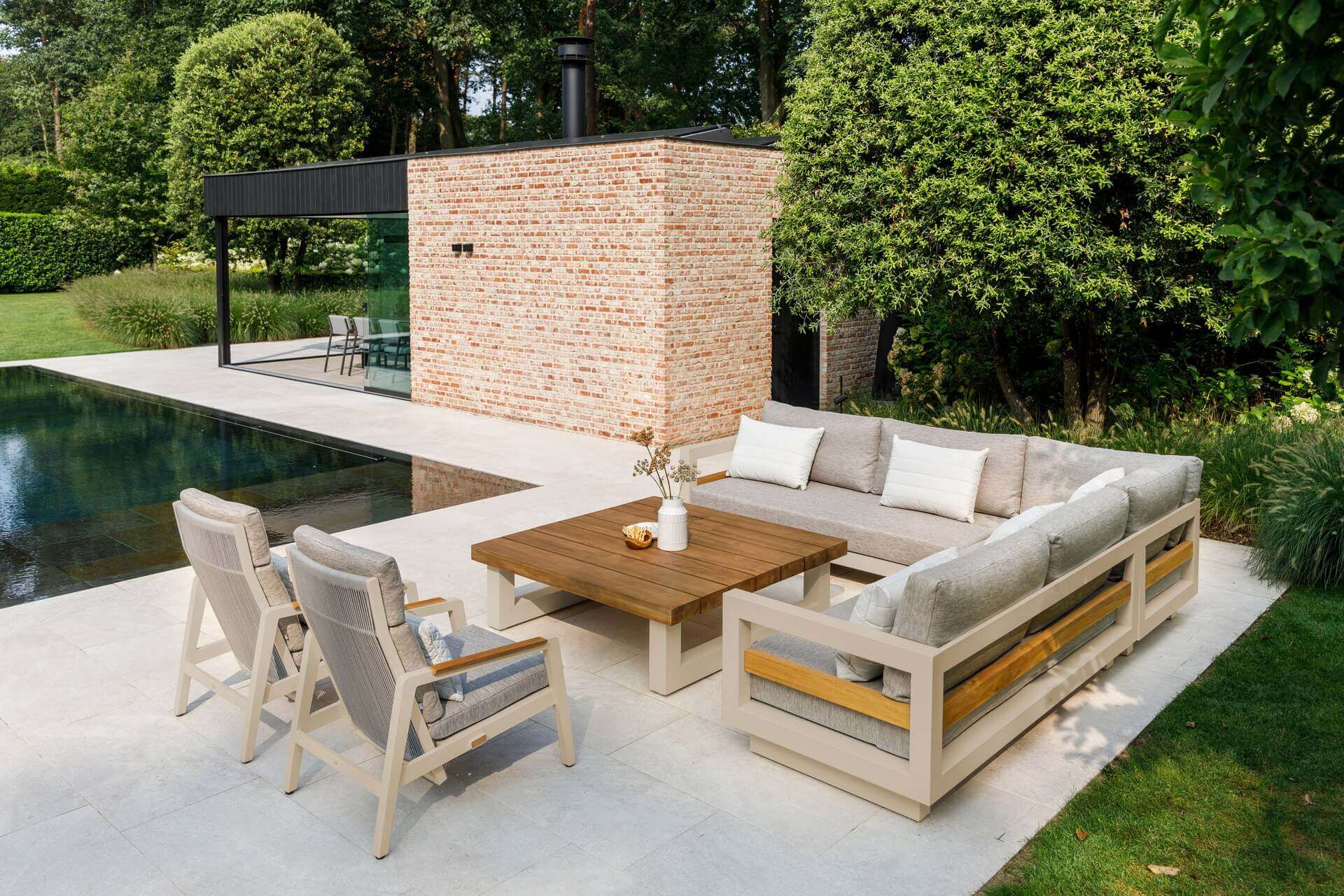 LIFESTYLE_HIM-LOUNGE-SET-BEI-BST_L_01.jpg